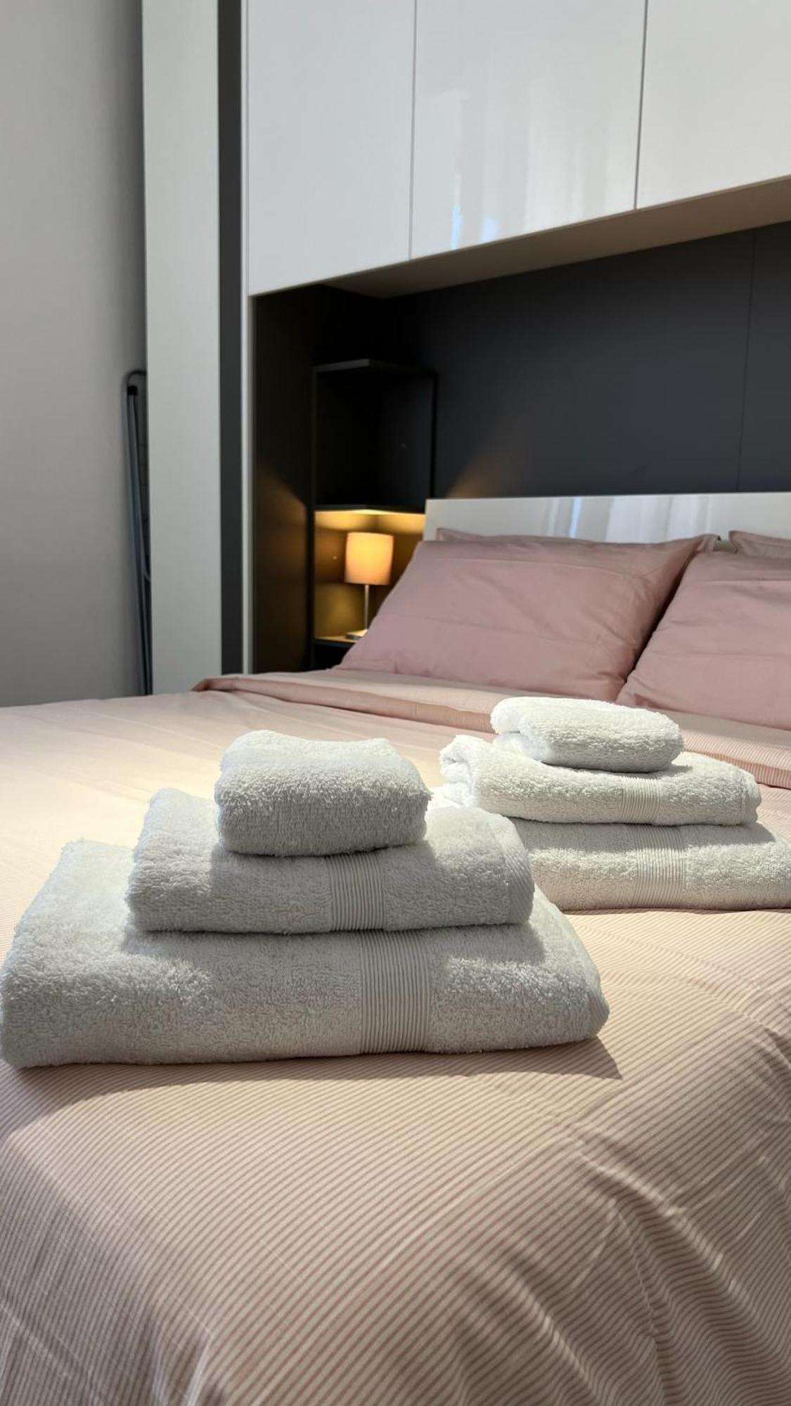 Rafael Milano - 10 Min From Linate Airport, Centrale Fs, Ospedale San Raffaele Leilighet Eksteriør bilde